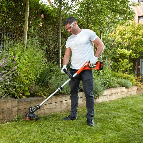 cordless lawn strimmer